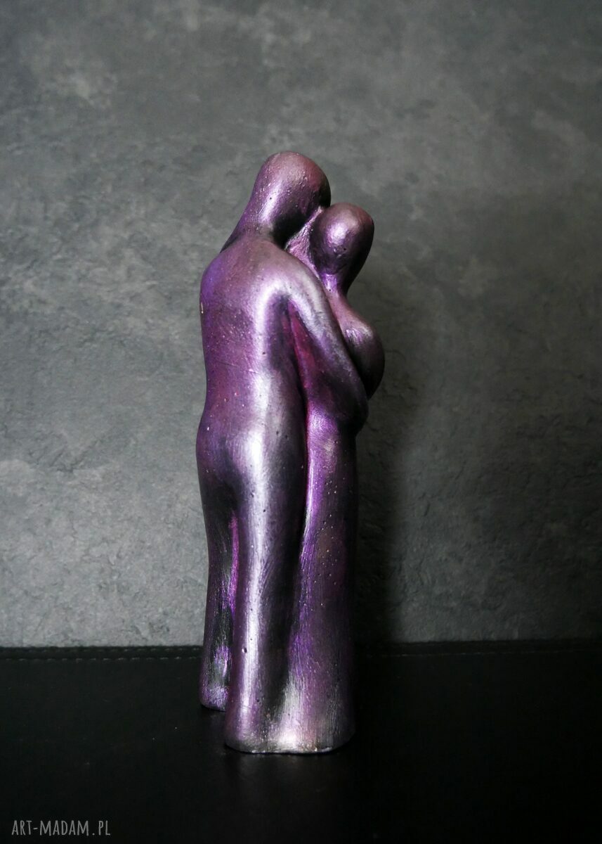 Rzeźba z gipsu W Twoich Ramionach - fioletowa 15 cm