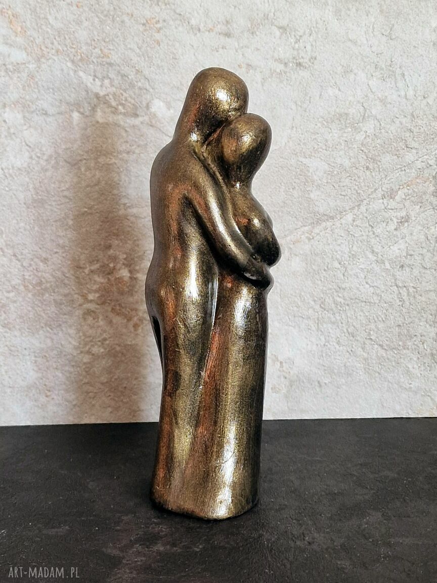 Rzeźba z gipsu 'W Twoich Ramionach' złota, wys. 15,2 cm