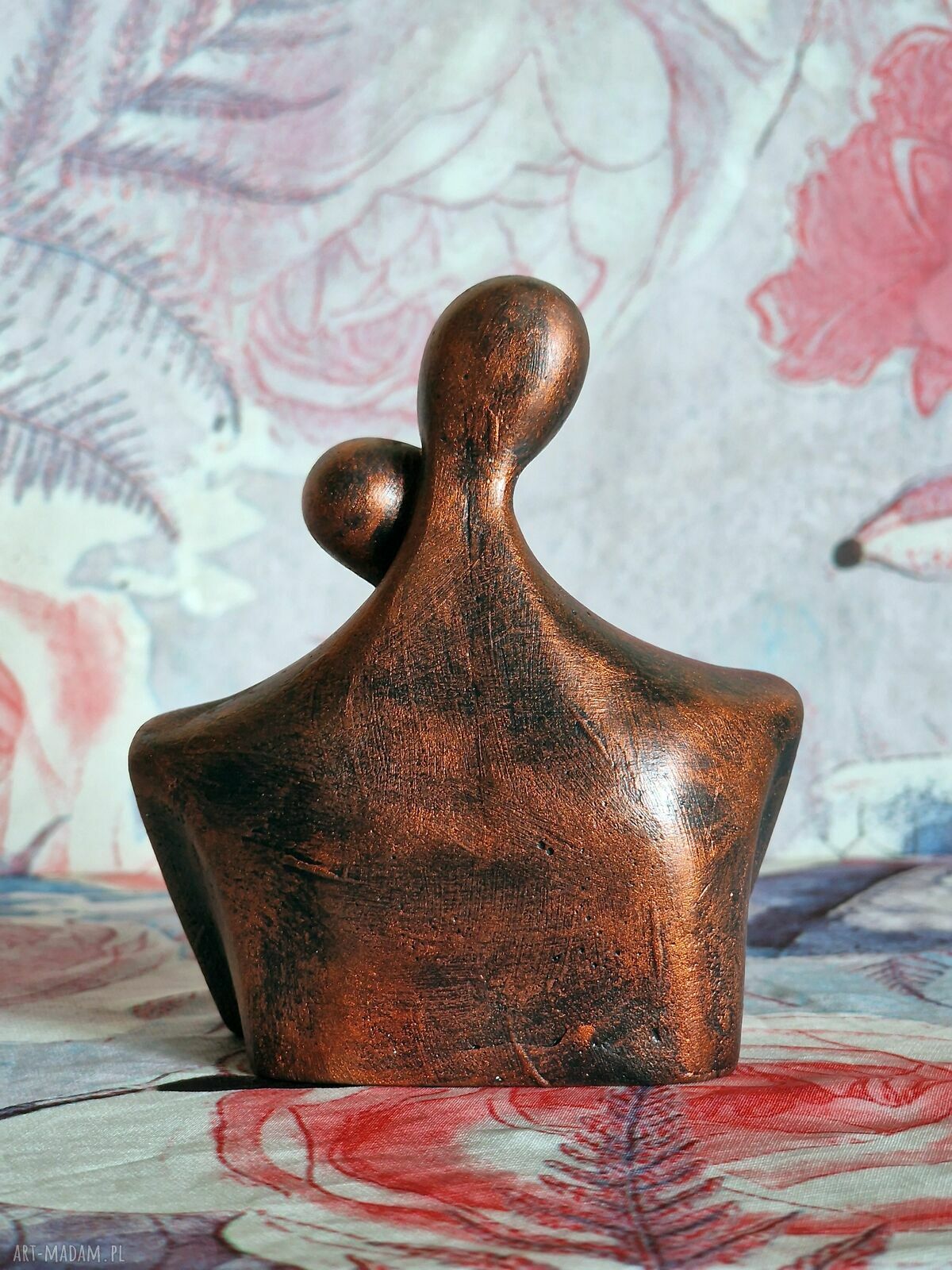 Rzeźba z gipsu Para Zakochanych - czerwona, 11,5 cm, metaliczne wykończenie