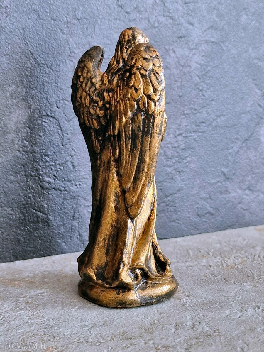 Rzeźba Złoty Anioł Stróż 11,8 cm - czarne detale i metaliczne złoto