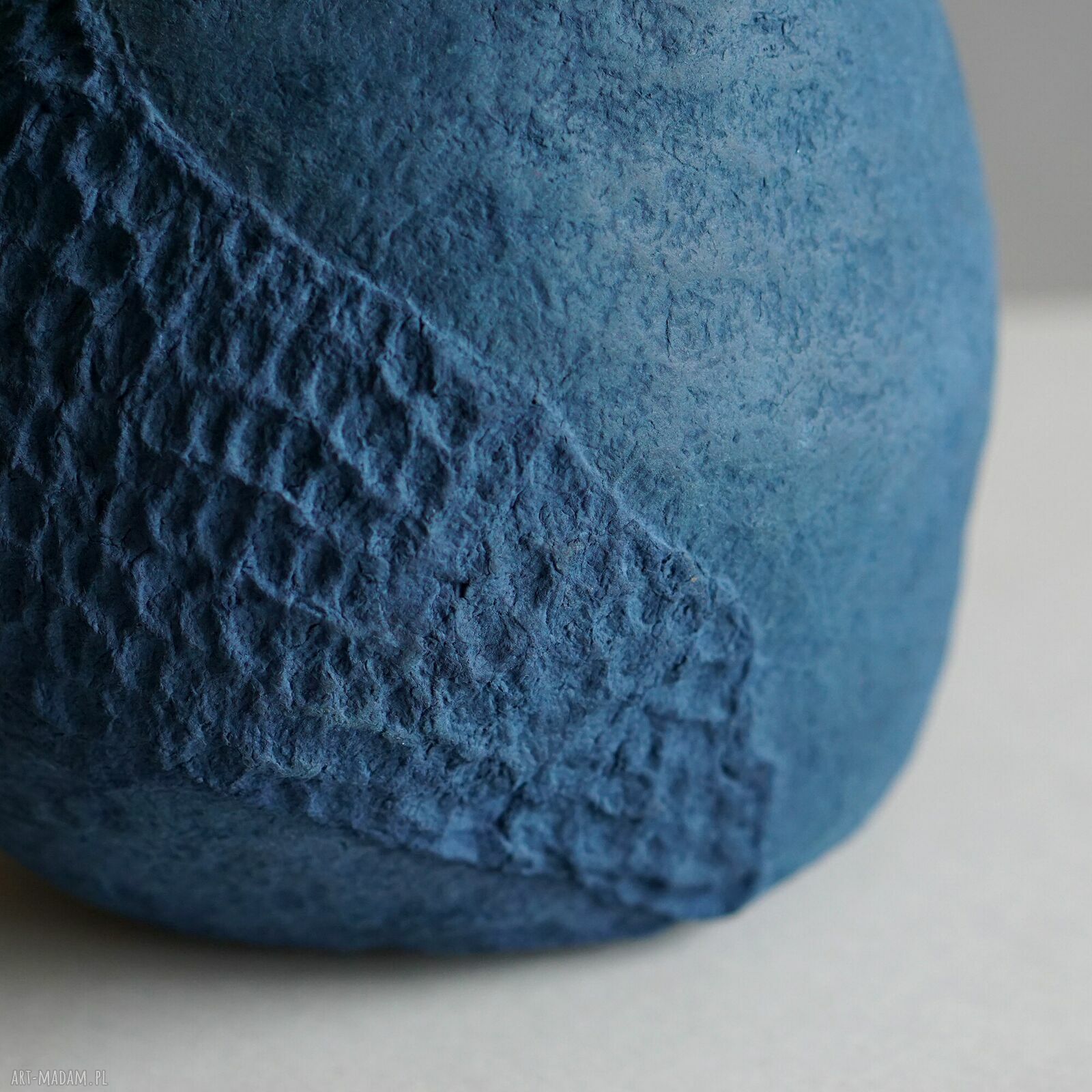 Rzeźbiona forma dekoracyjna na suszone kwiaty z paper mache