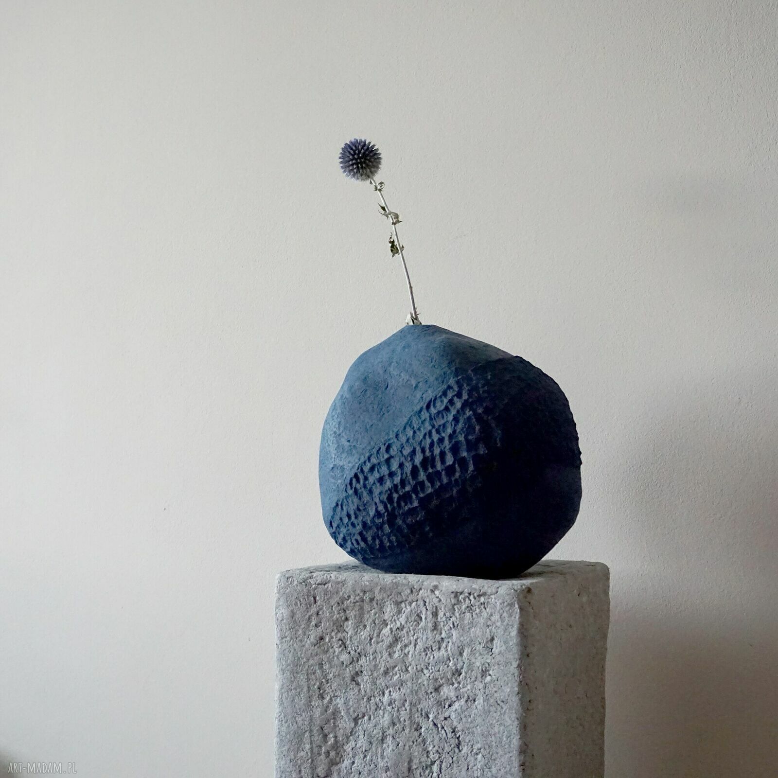 Rzeźbiona forma dekoracyjna na suszone kwiaty z paper mache