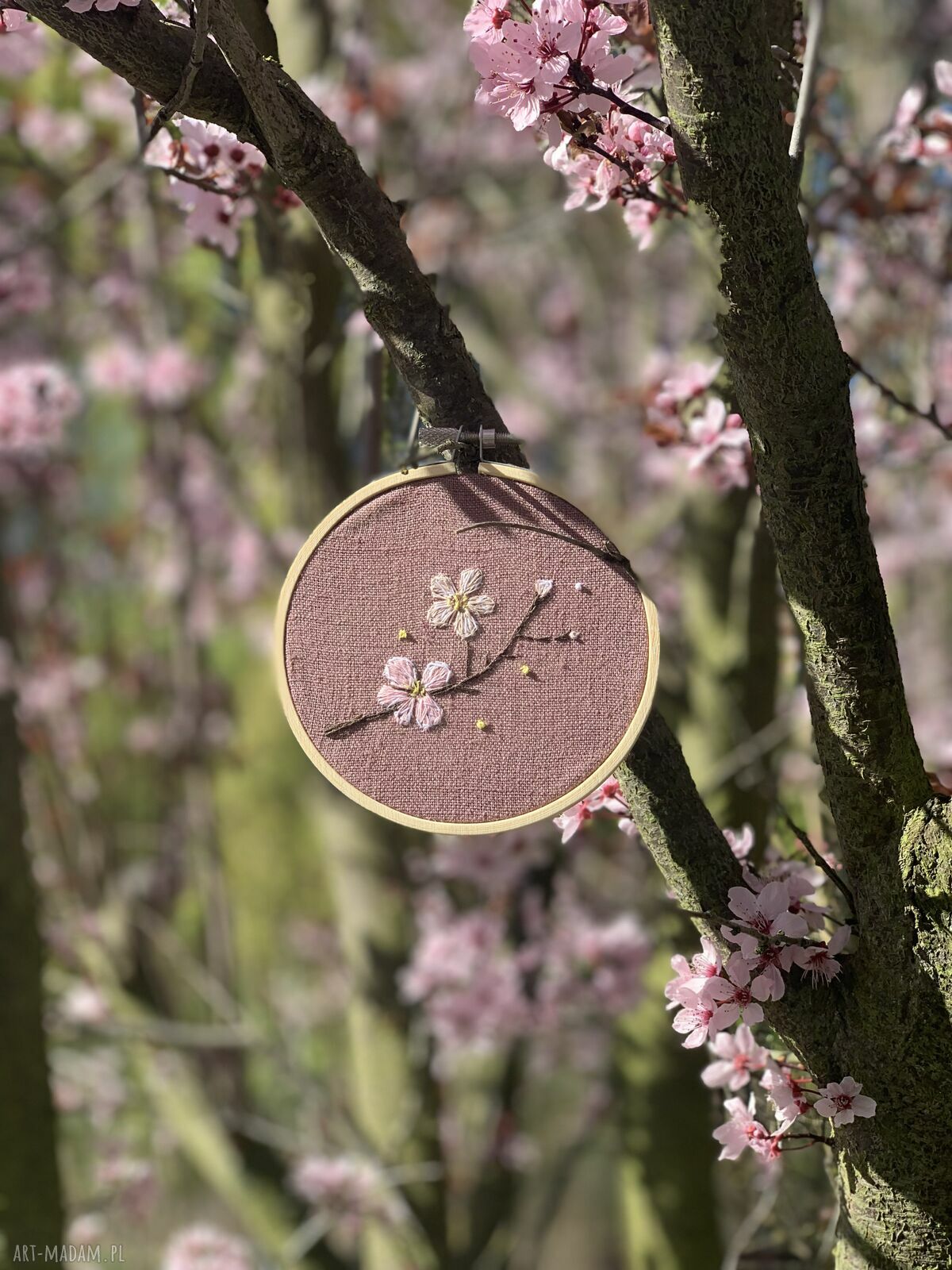 Sakura - haftowana wiśnia japońska na naturalnym lnie