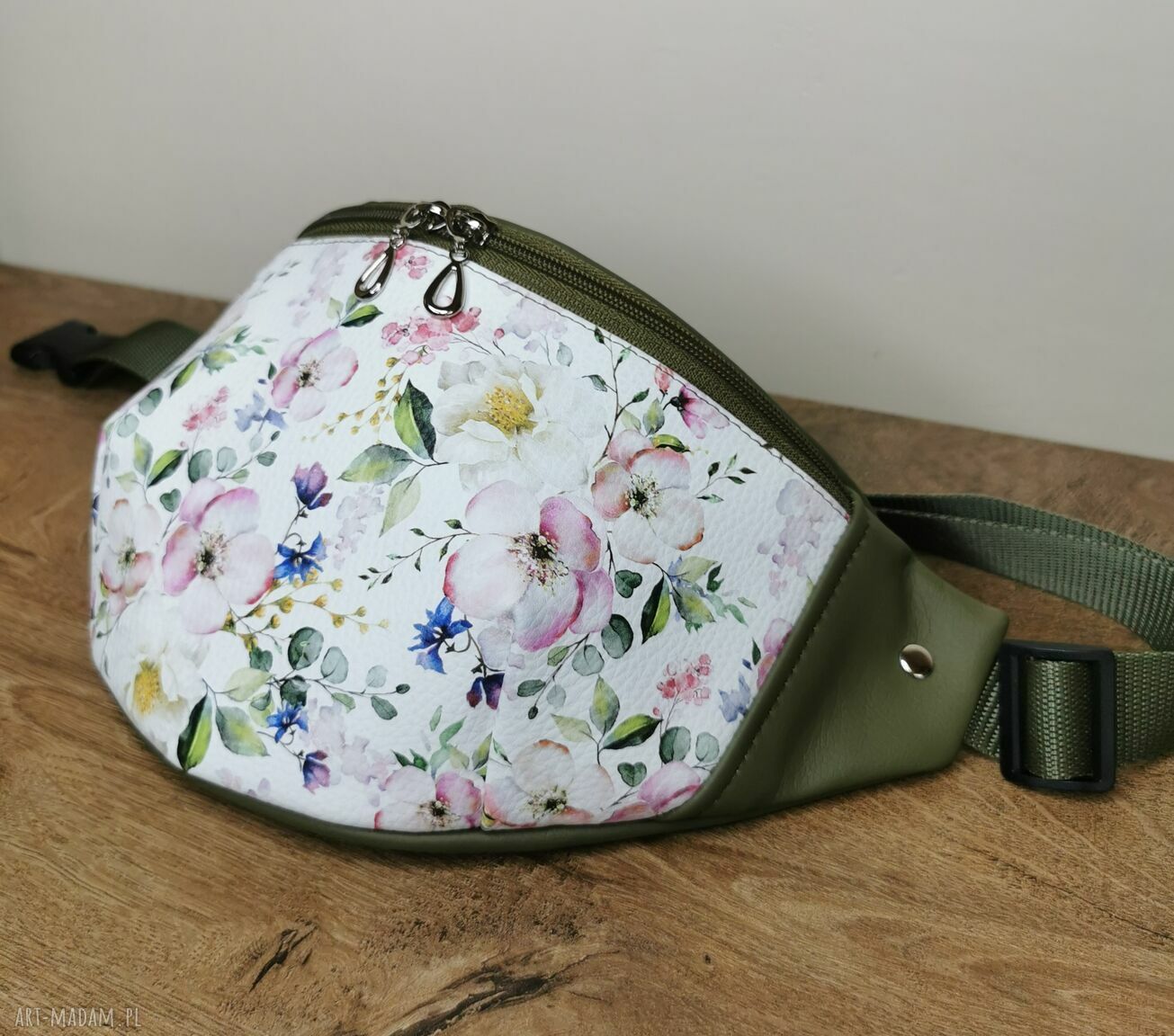 Nerka saszetka z ekoskóry L w kwiaty - handmade na co dzień