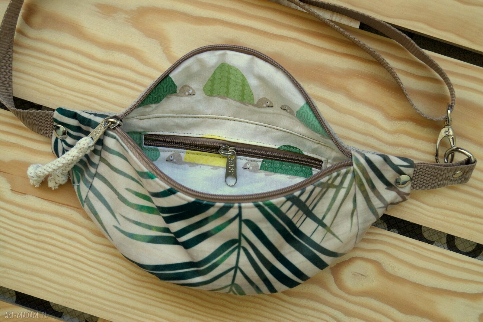 Beżowa nerka z liśćmi palm - modna saszetka biodrówka handmade