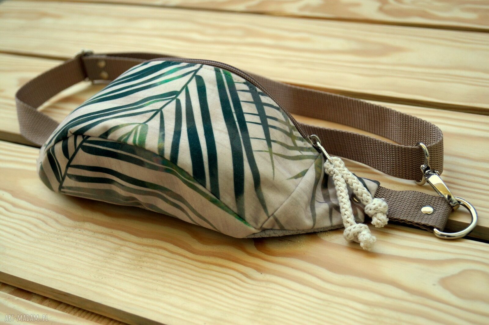 Beżowa nerka z liśćmi palm - modna saszetka biodrówka handmade