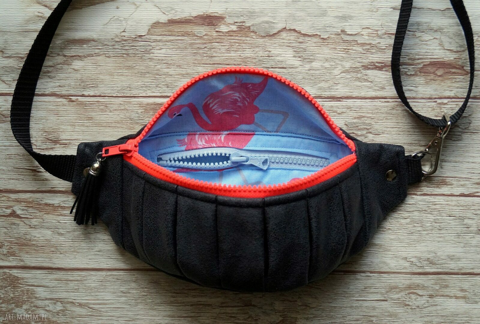 Saszetka na biodro - nerka damska handmade z neonowym różowym zamkiem