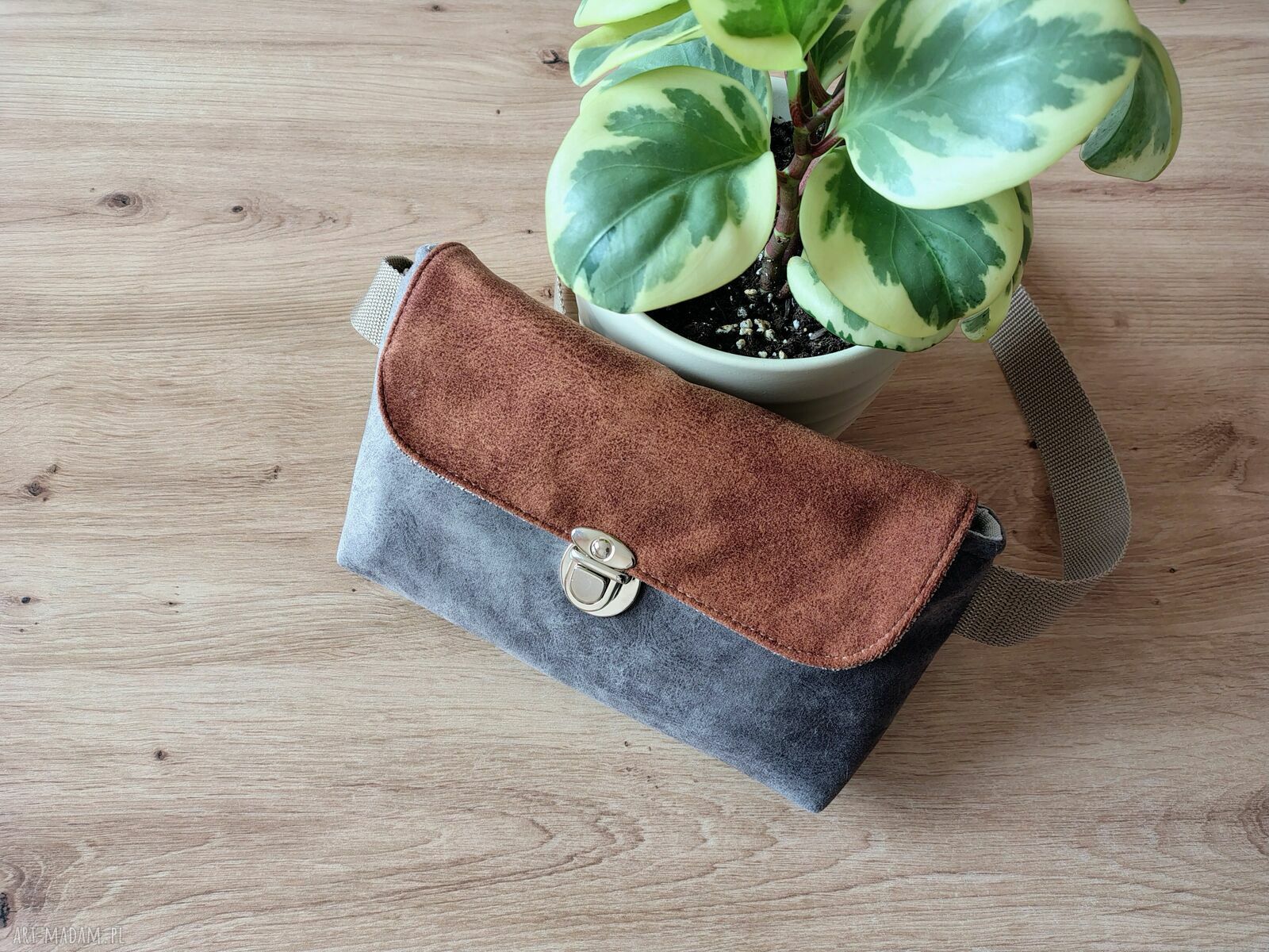 Saszetka/torebka na pas - nerka handmade z tkanin tapicerskich