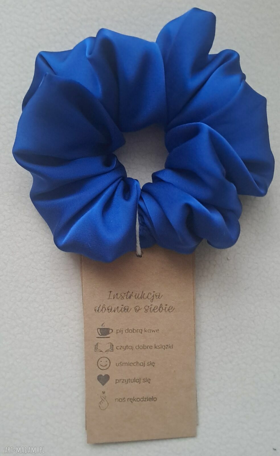 Satynowe scrunchie handmade - wyraziste gumki do włosów