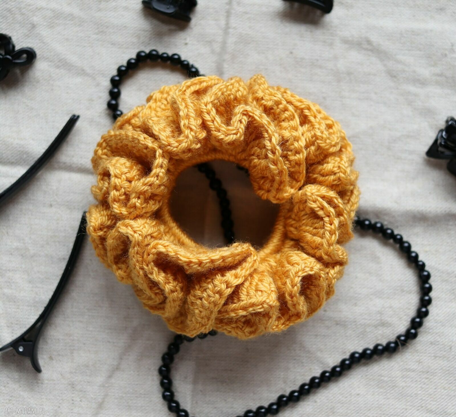 Złoto-żółte scrunchie frotka - gumka do włosów szydełkowa handmade