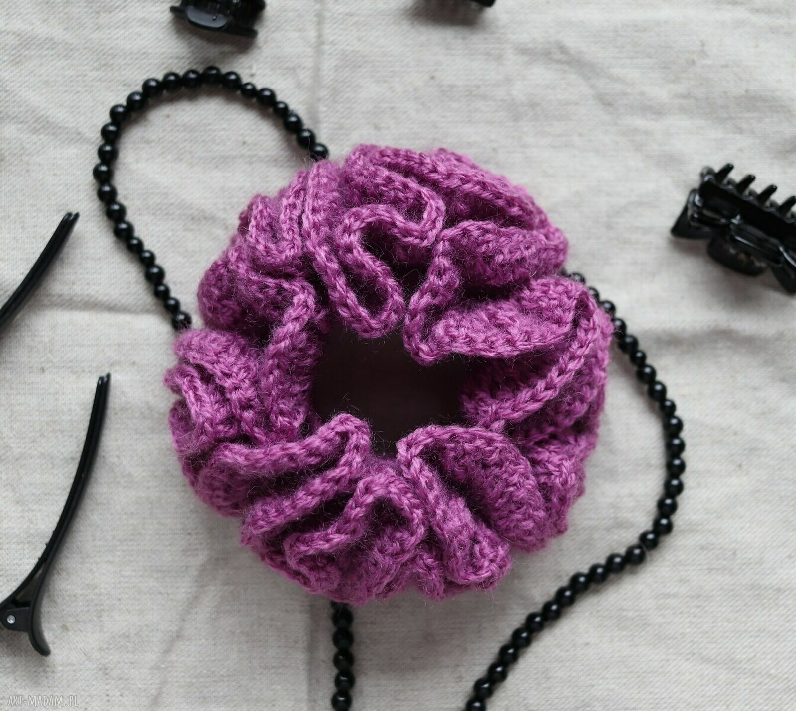 Scrunchie frotka szydełkowa - gumka do włosów ręcznie robiona