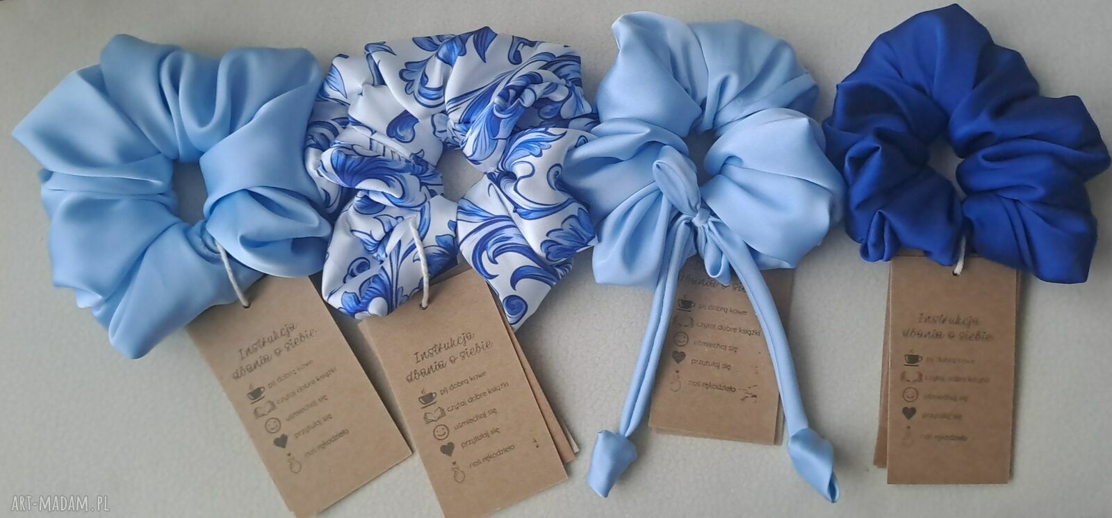 Satynowe scrunchie handmade - wyraziste gumki do włosów