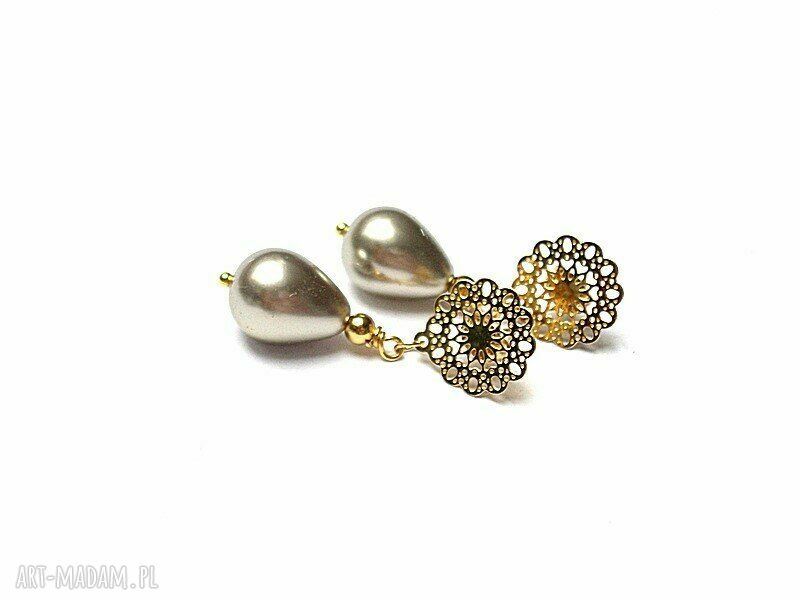 Beżowe perły seashell i pozłacana stal eleganckie kolczyki ok. 4 cm