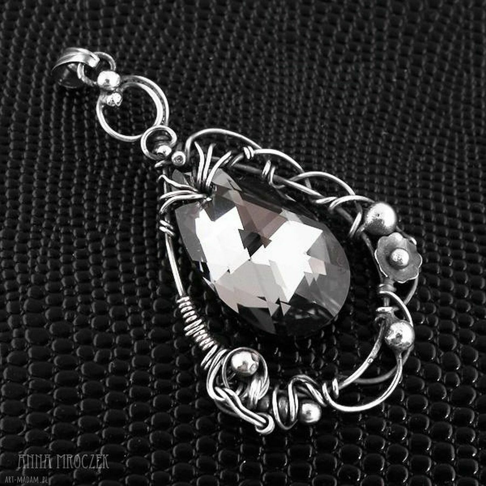 Secret admirer - czarny lustrzany kryształ Swarovski w srebrze wire wrapping