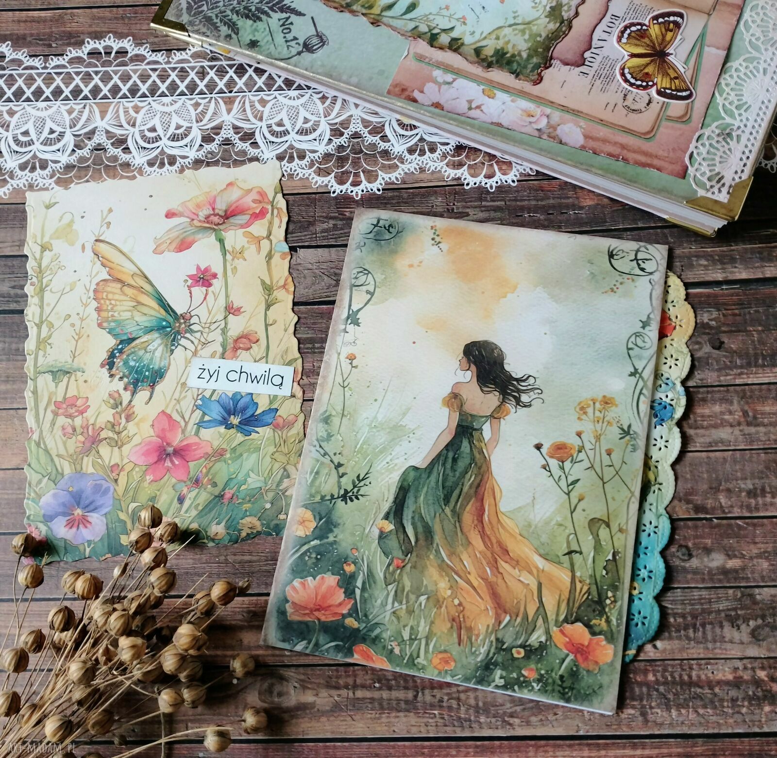 Secret Gardena - romantyczny notes A5 (pamiętnik) z motywem ogrodu i ważki