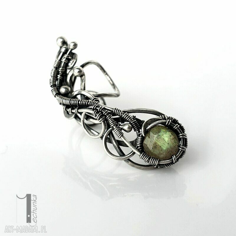 kolczyki: Selene srebrna nausznica z labradorytem handmade