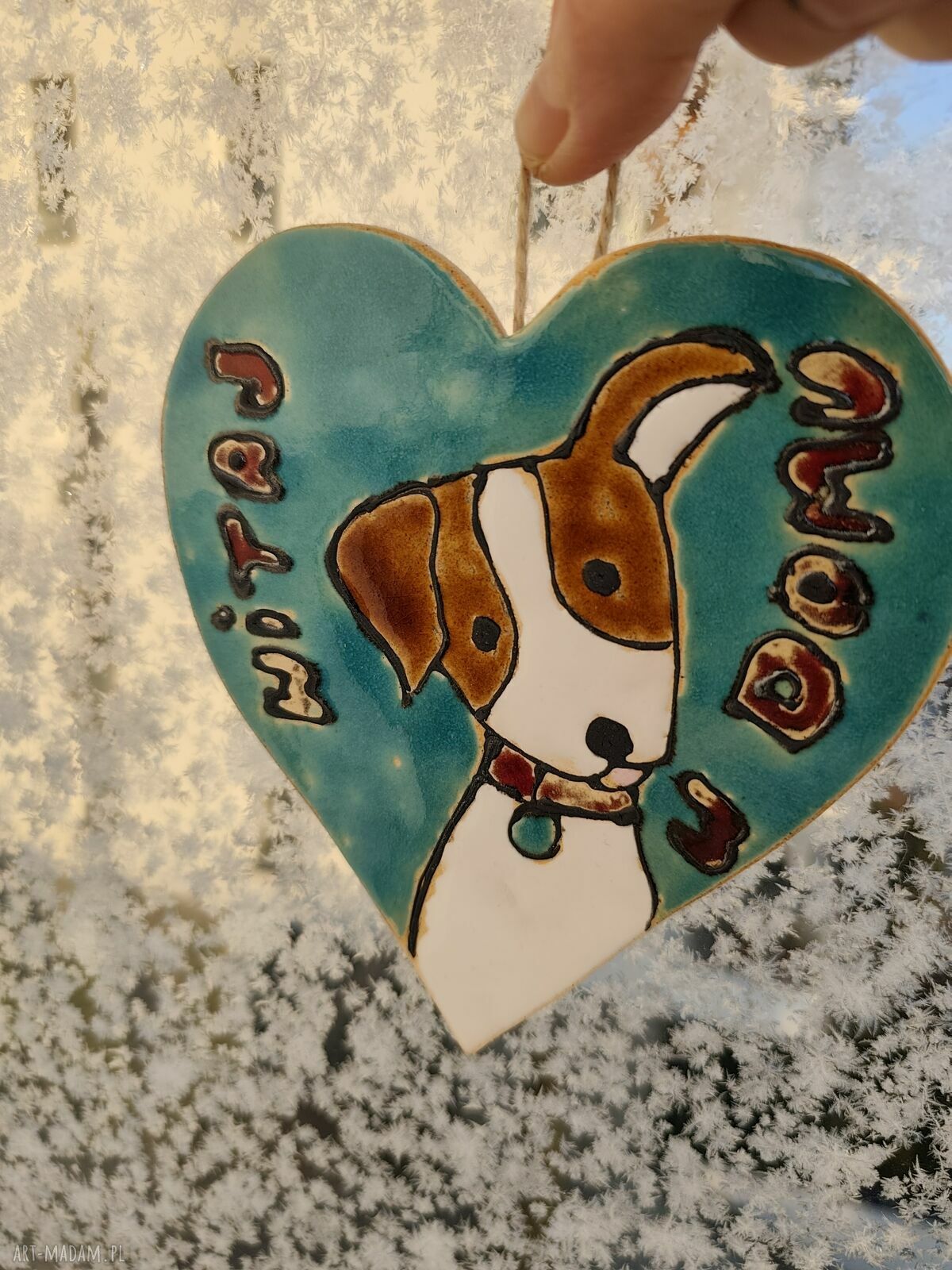 Serce ceramiczne z pieskiem do zawieszenia - powitanie w Twoim domu