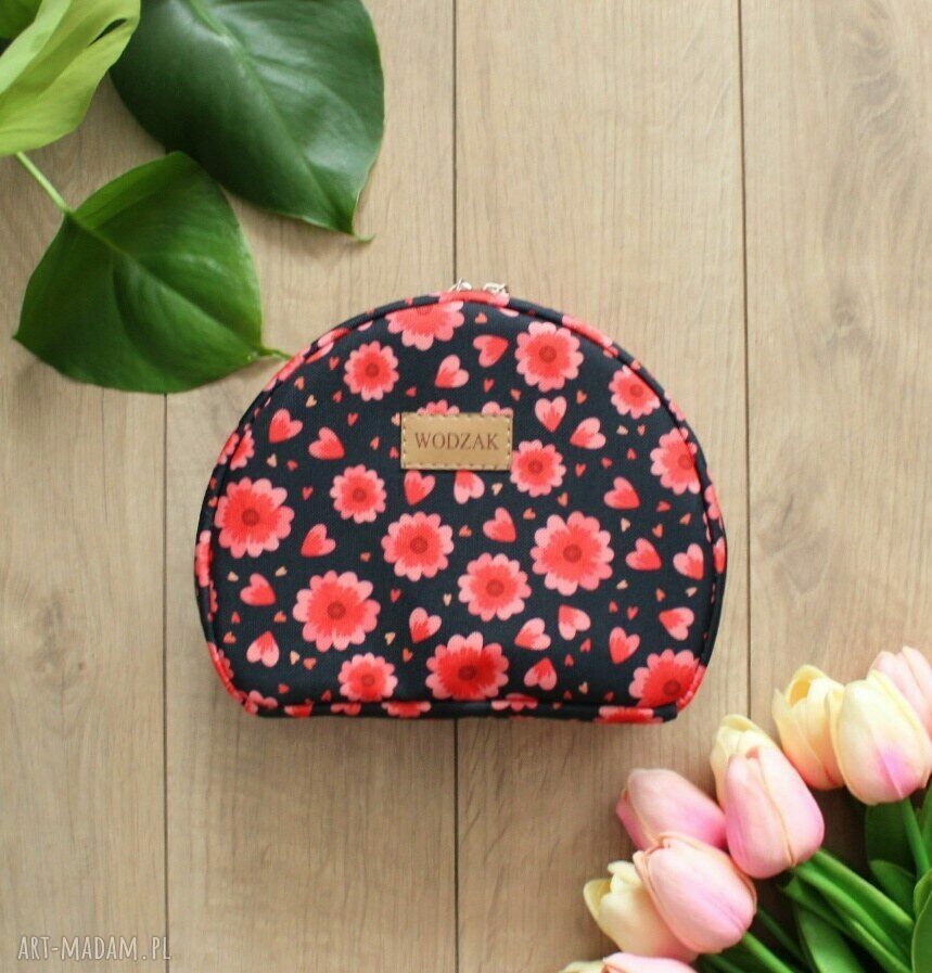 kosmetyczki: Kosmetyczka półksiężyc w czerwony wzór Ręczne wykonanie