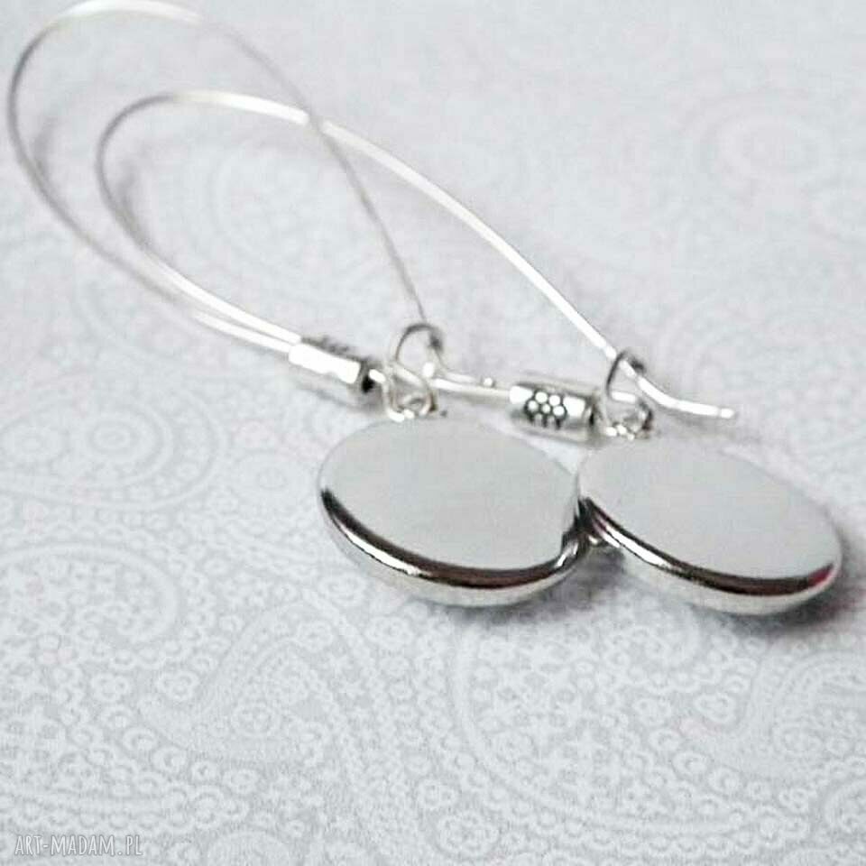 Delikatne kolczyki wiszące - czerwone serce z listeczkiem