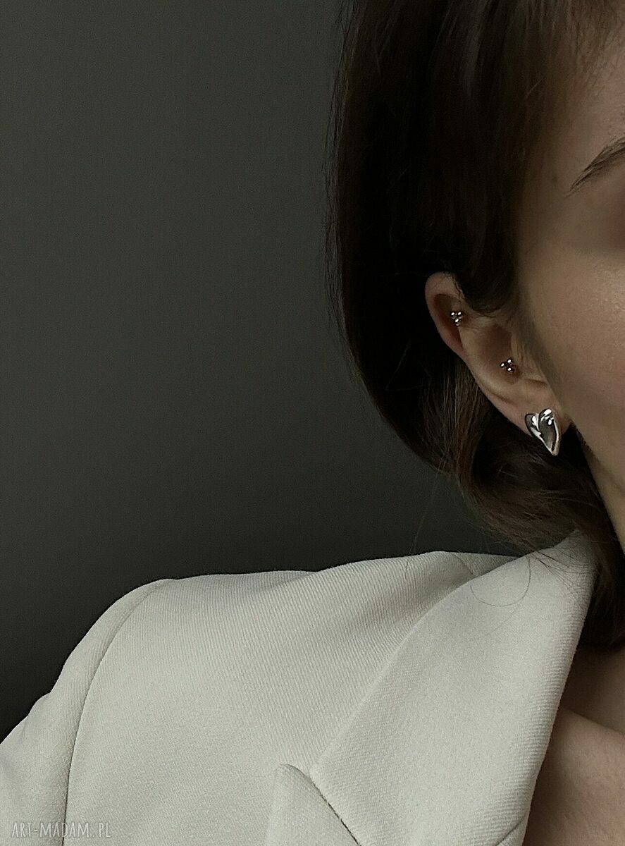 kolczyki: Srebrne kolczyki serca ręcznie wykonane