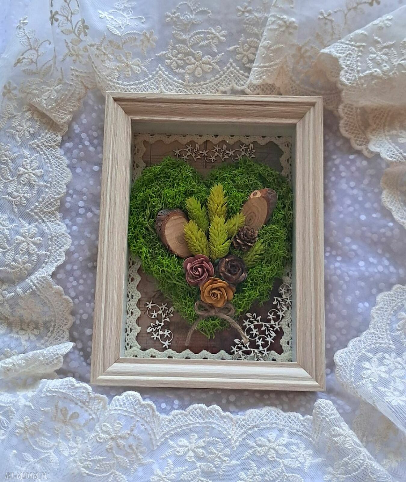 Serduszko z mchu w ramce 3D z szybą - naturalna dekoracja handmade 13x18 cm