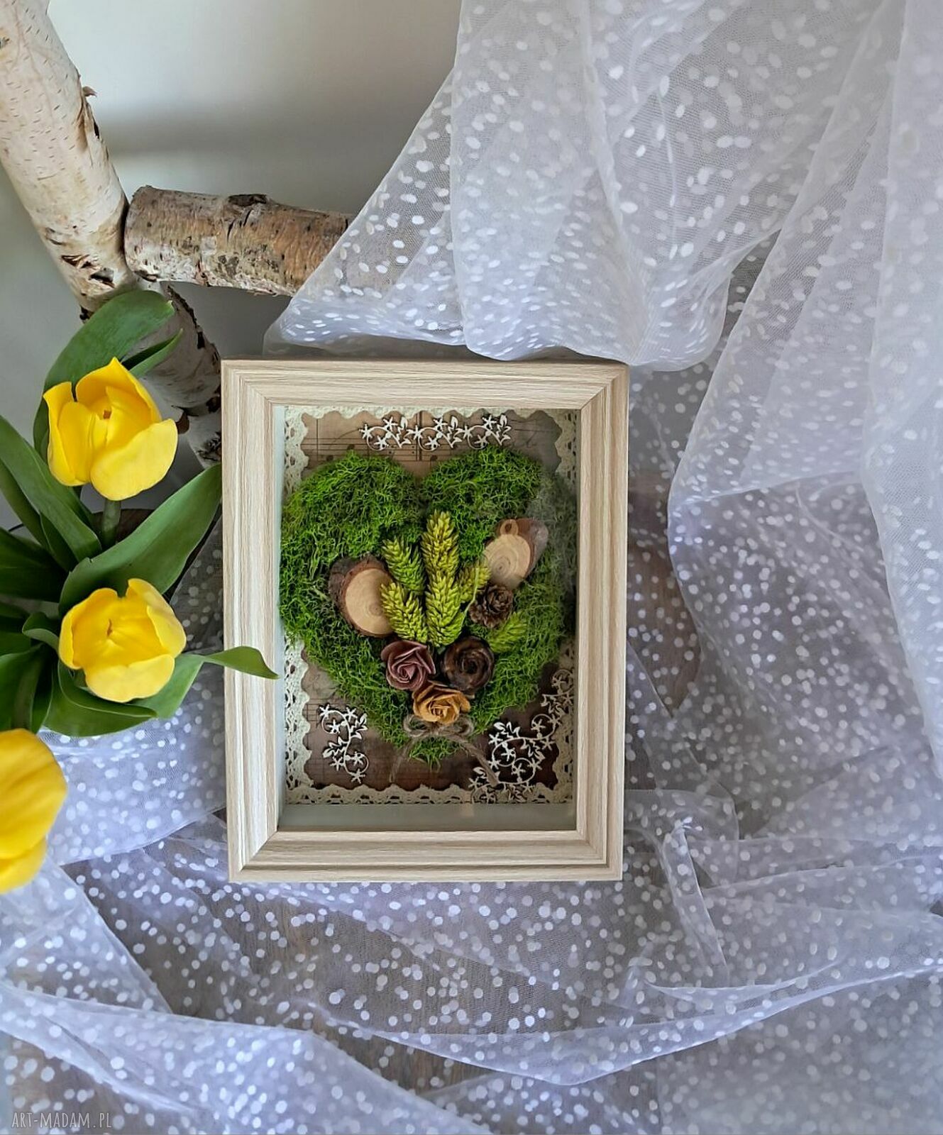 Serduszko z mchu w ramce 3D z szybą - naturalna dekoracja handmade 13x18 cm