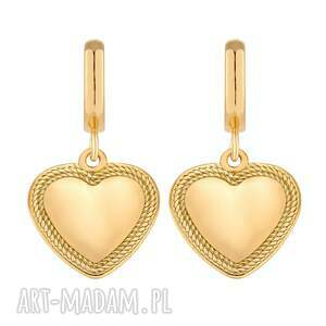złote kolczyki z sercami