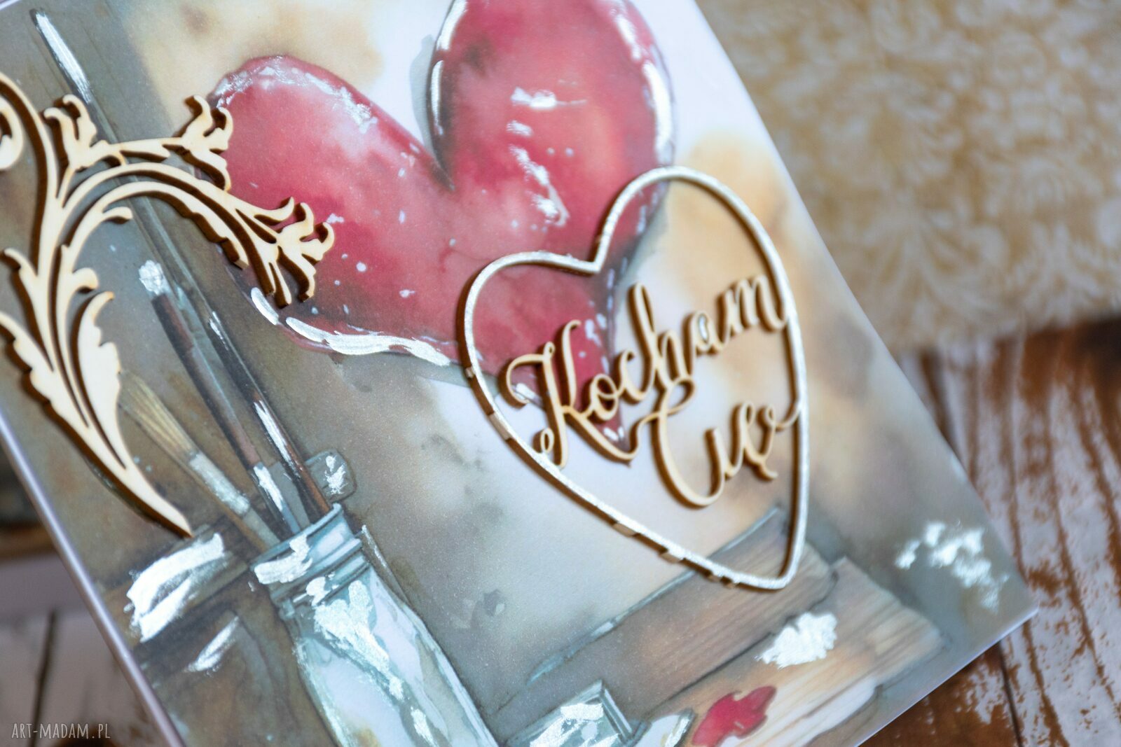 Prosta kartka z kopertą „Kocham Cię” - romantyczne serce i koperta w tym samym wzorze