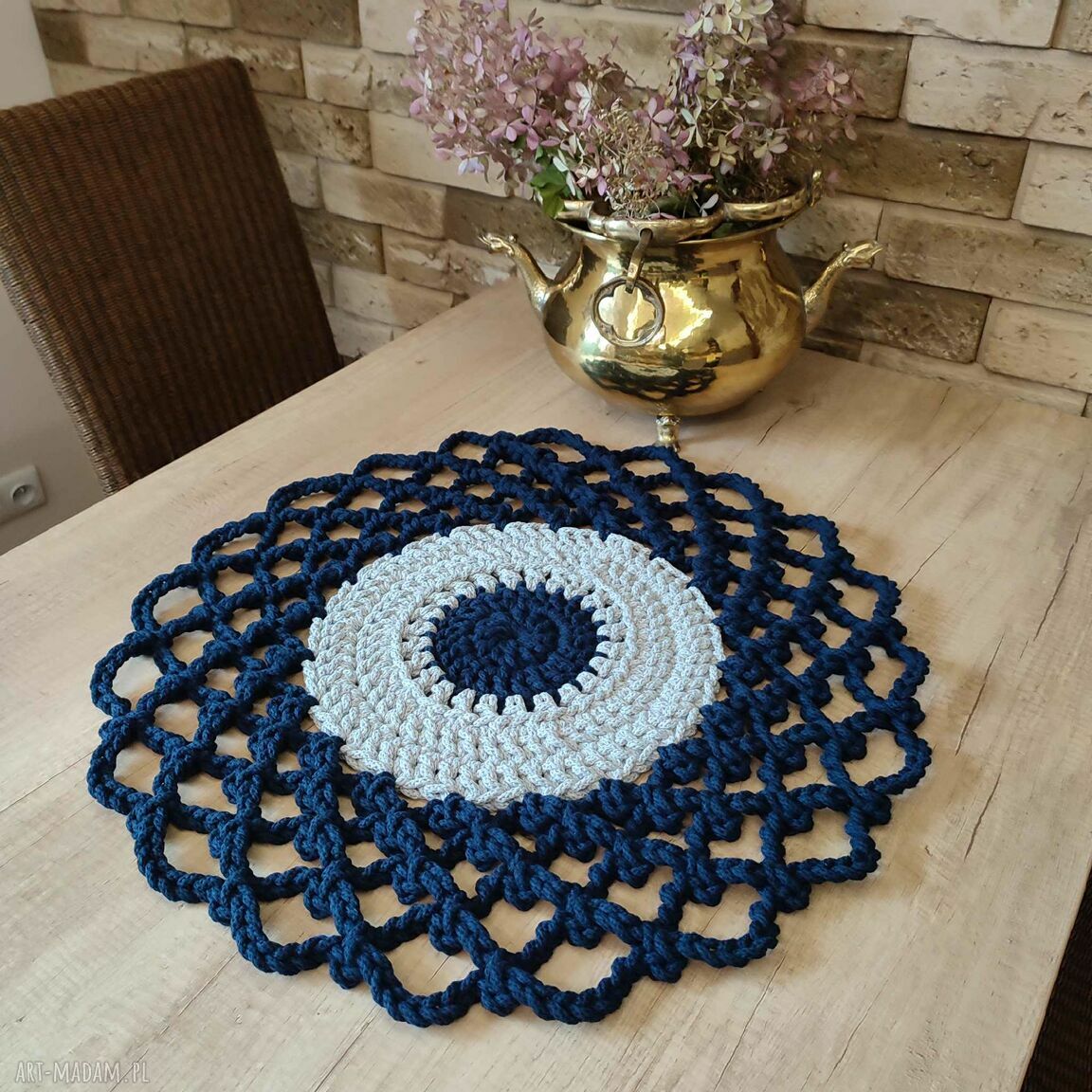 Ręcznie szydełkowana serweta ażurowa ze sznurka 60 cm