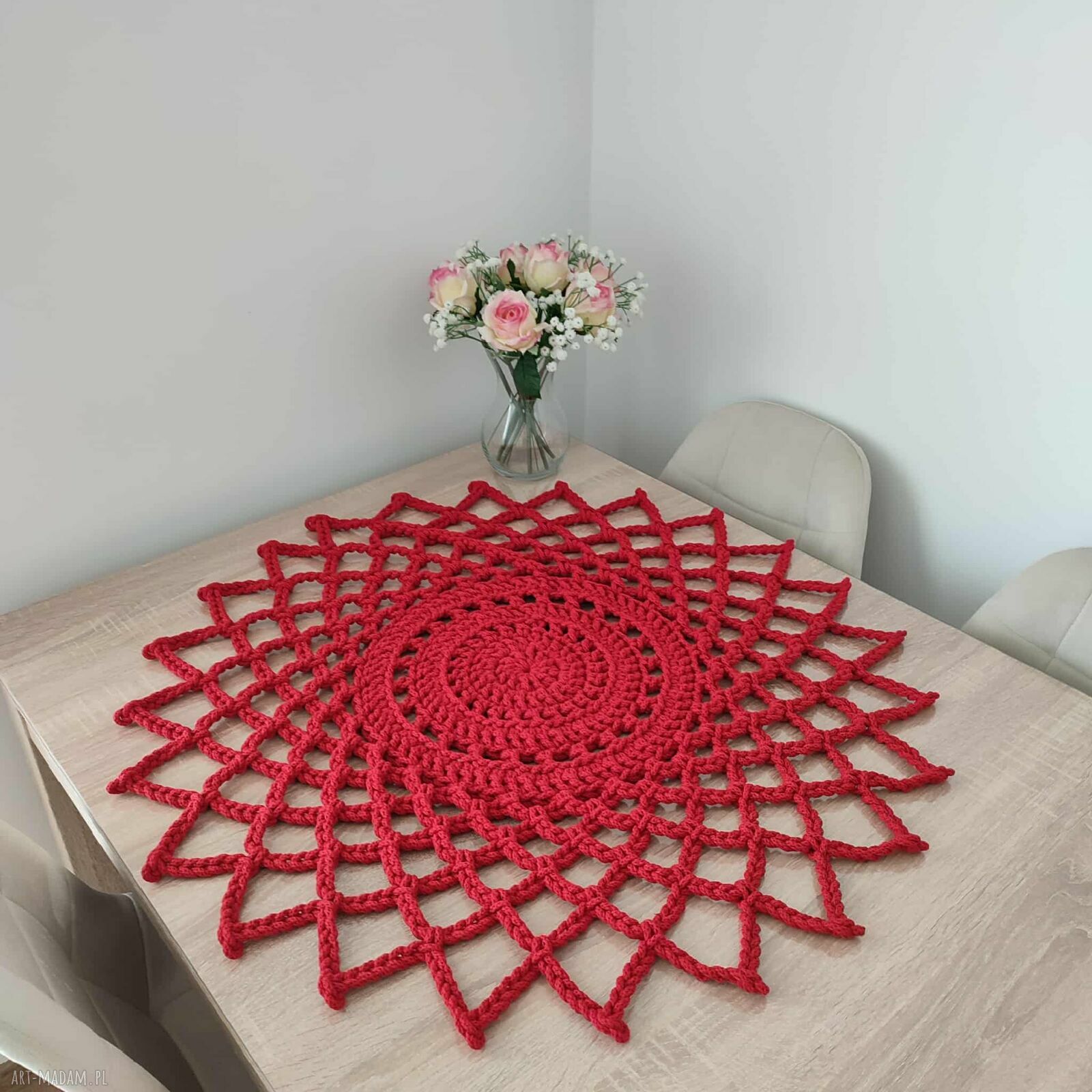 Ręcznie robiona serweta szydełkowa 80 cm na stół