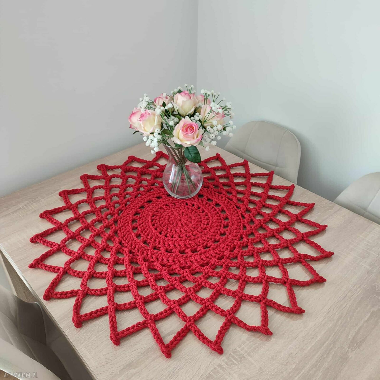 Ręcznie robiona serweta szydełkowa 80 cm na stół