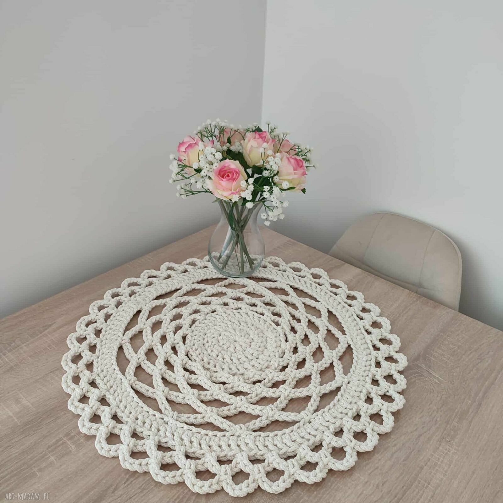 Serweta szydełkowa na stolik ze sznurka bawełnianego 60 cm (ecru)