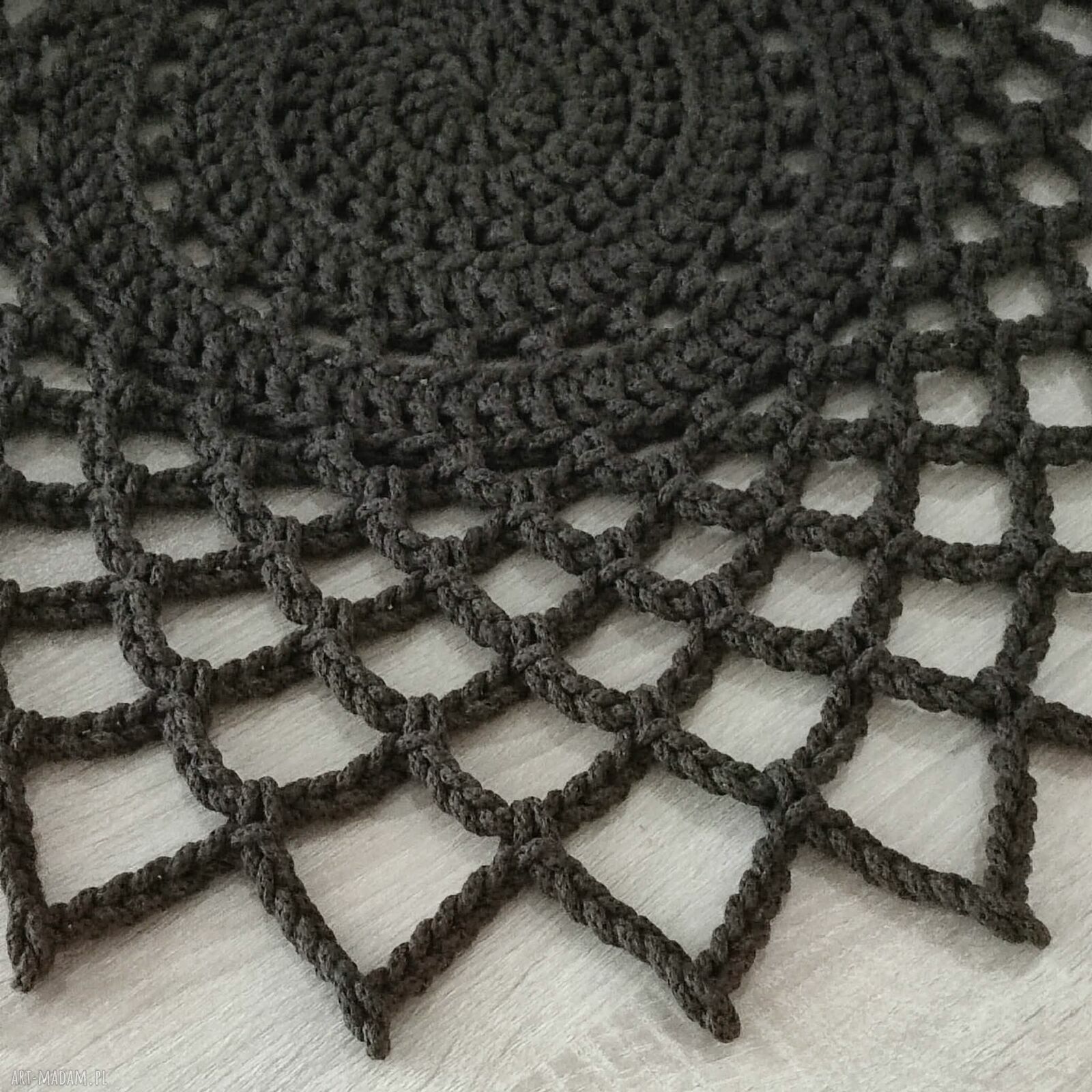 Serweta szydełkowa okrągła ze sznurka bawełnianego 80 cm
