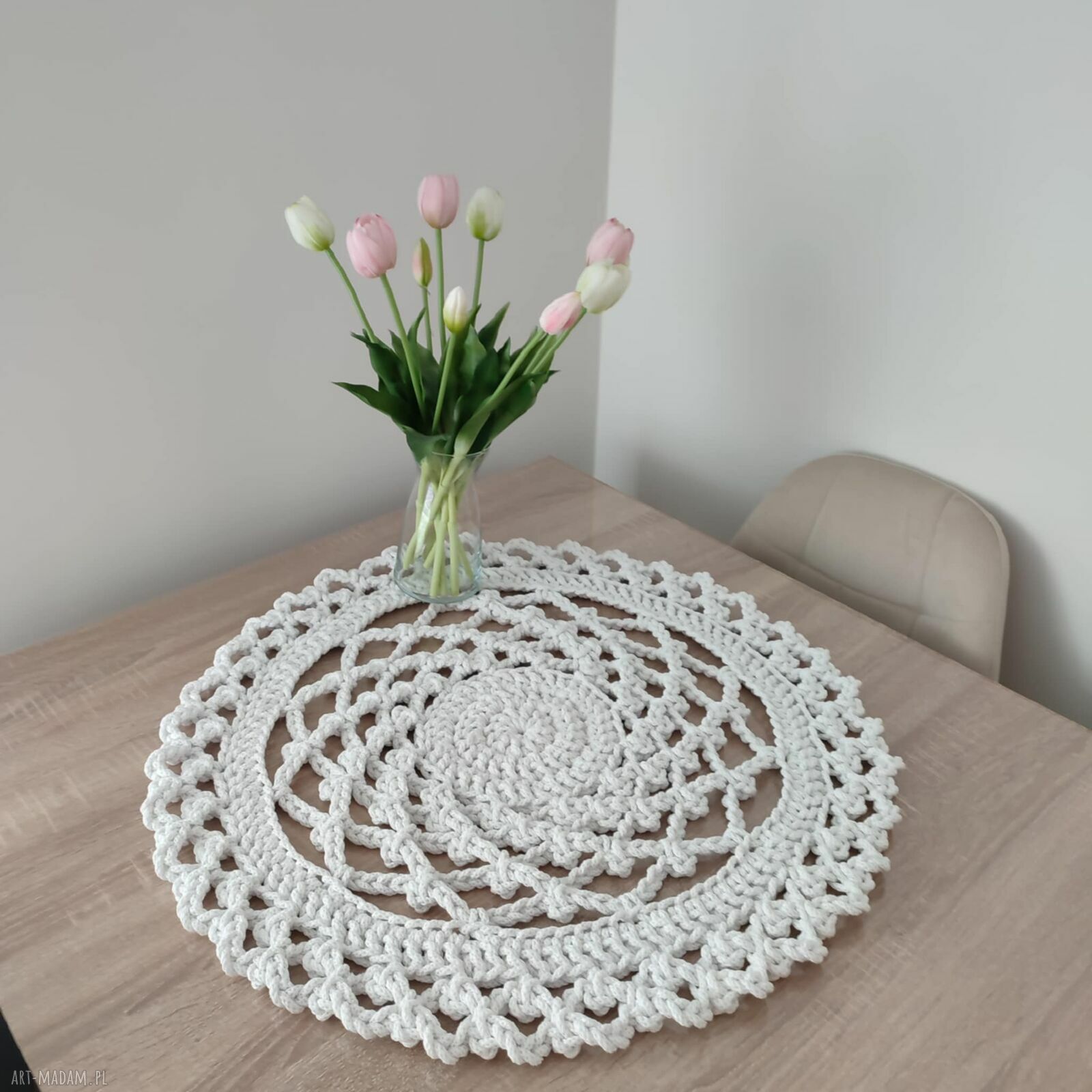 Ręcznie robiona serweta szydełkowa 60 cm ze sznurka bawełnianego
