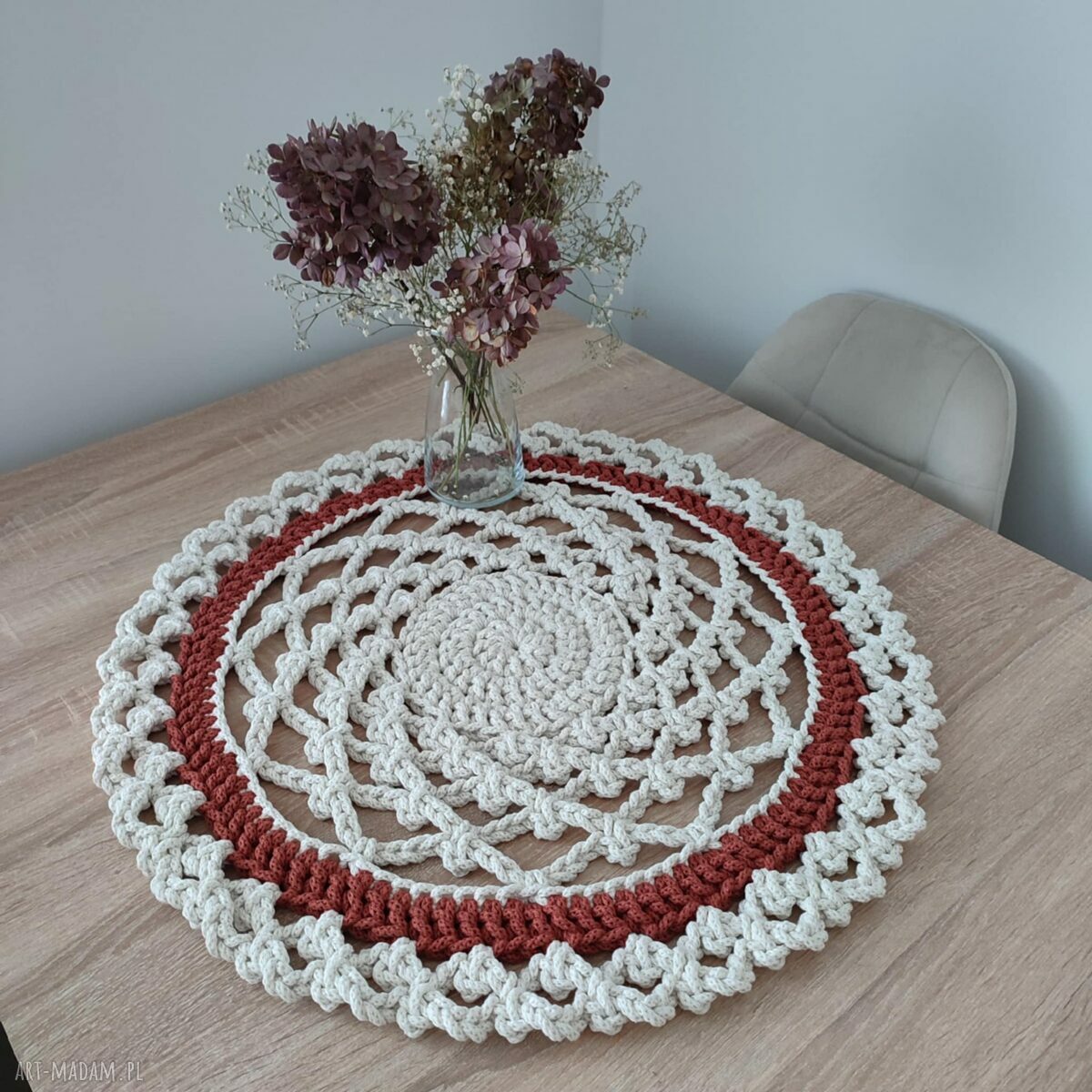 Ręcznie szydełkowana serweta ze sznurka 60 cm - ażurowy wzór