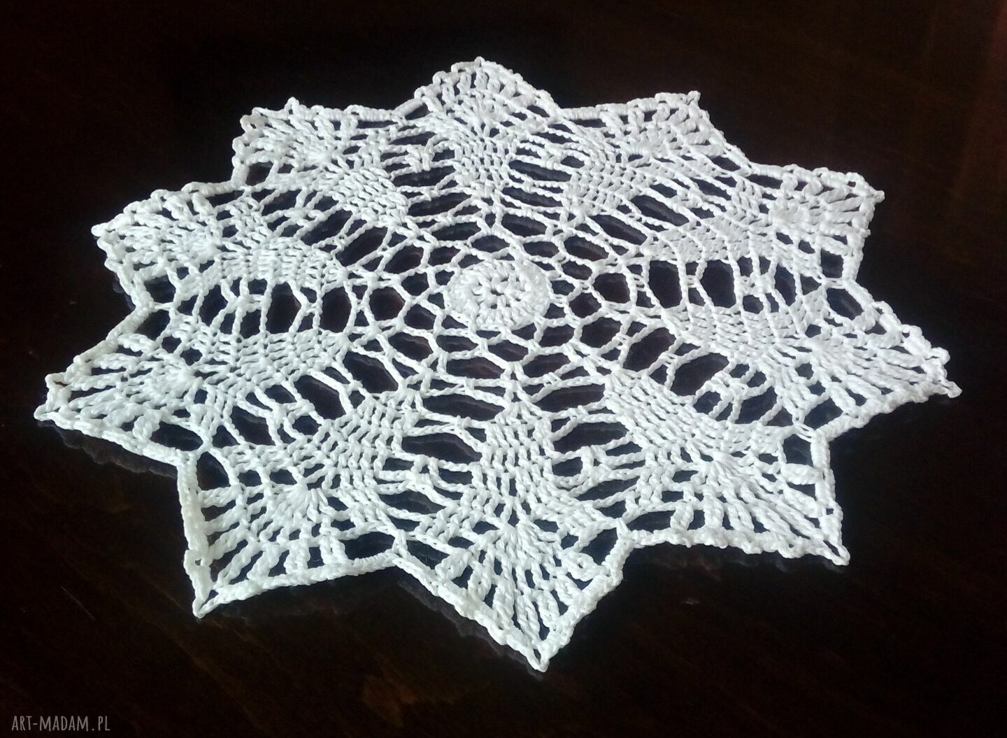 Kremowa serwetka szydełkowa 30 cm - podkładka z bawełny 100%