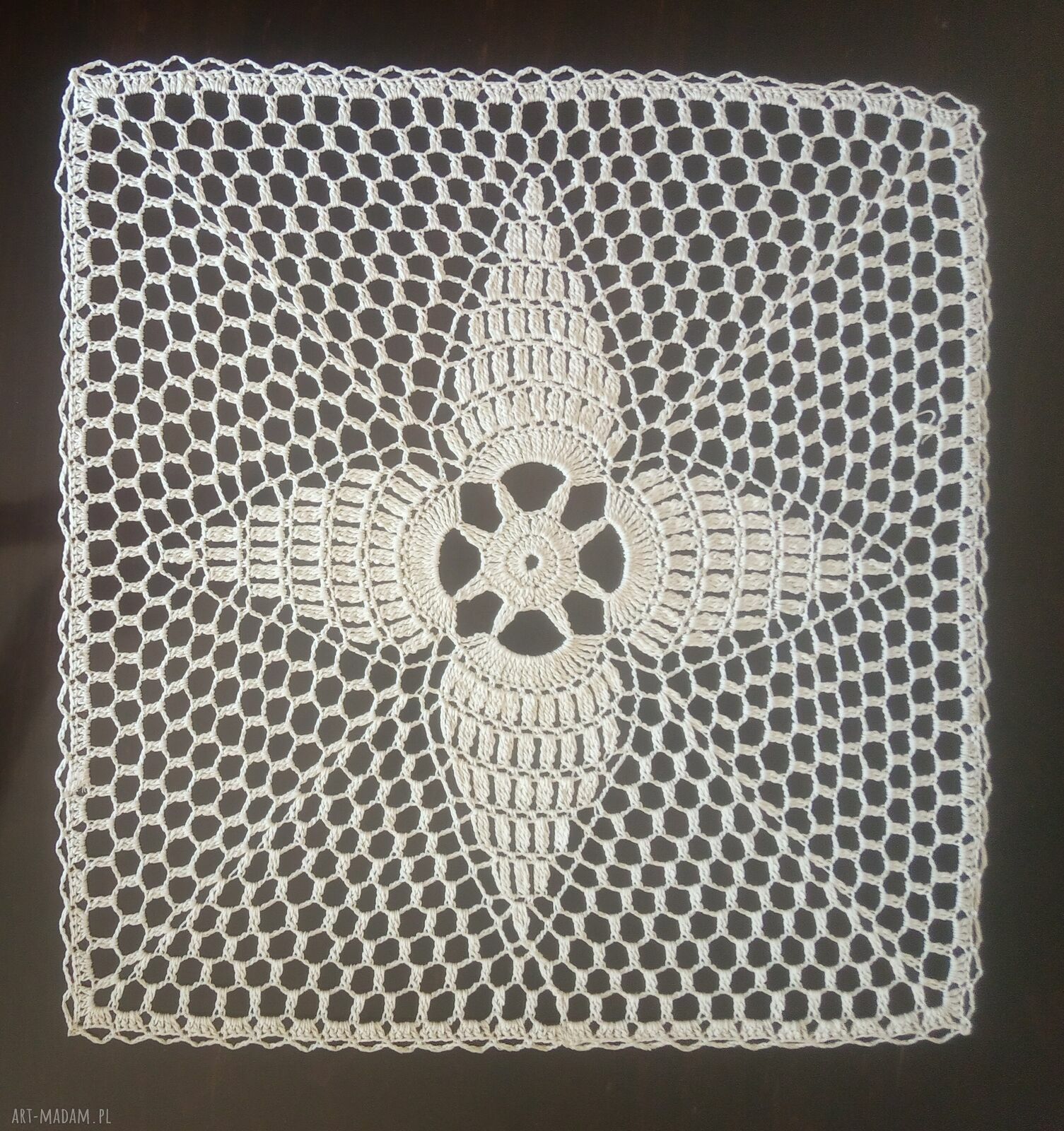 Serwetka kwadratowa ecru ręcznie robiona 43x43 cm