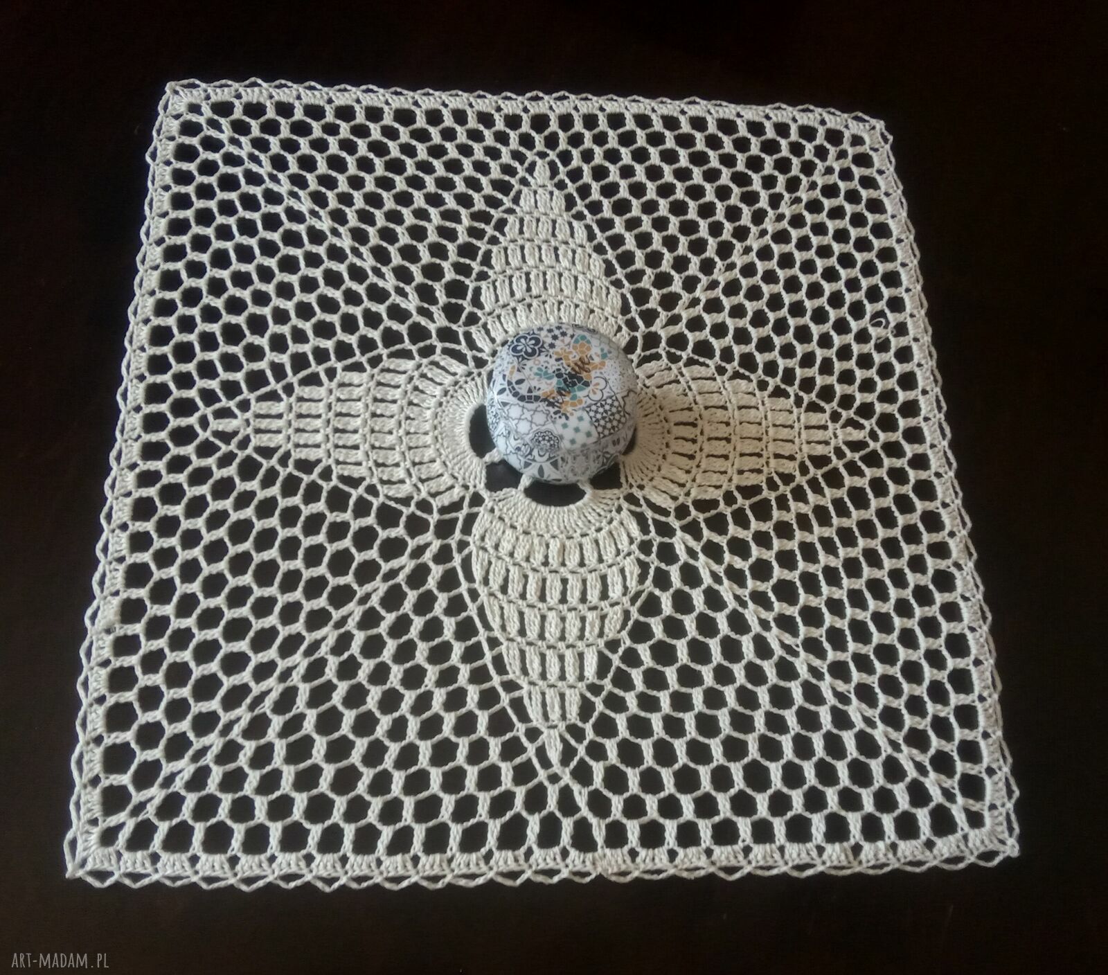 Serwetka kwadratowa ecru ręcznie robiona 43x43 cm