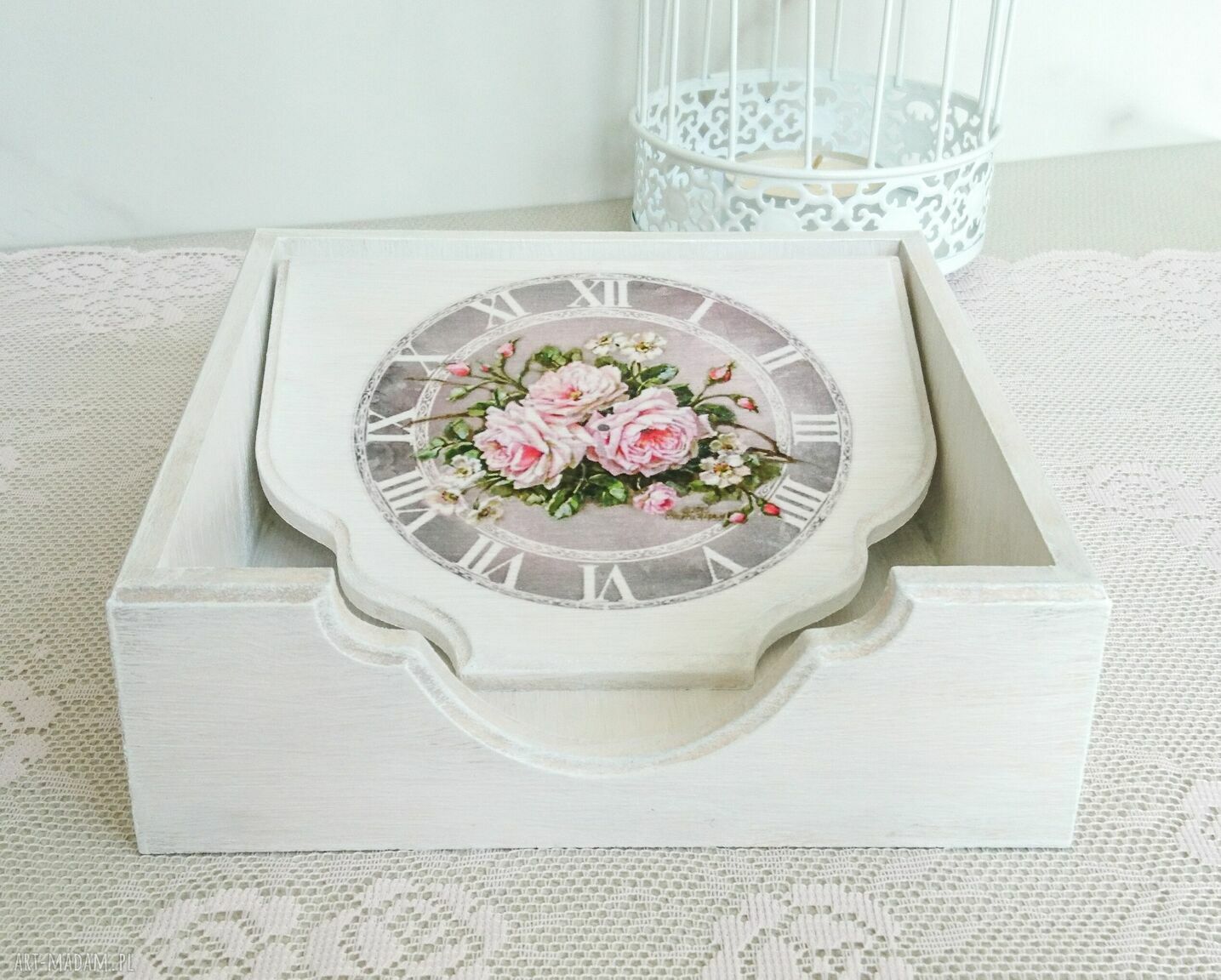 Serwetnik w stylu shabby chic - romantyczne pudełko na serwetki