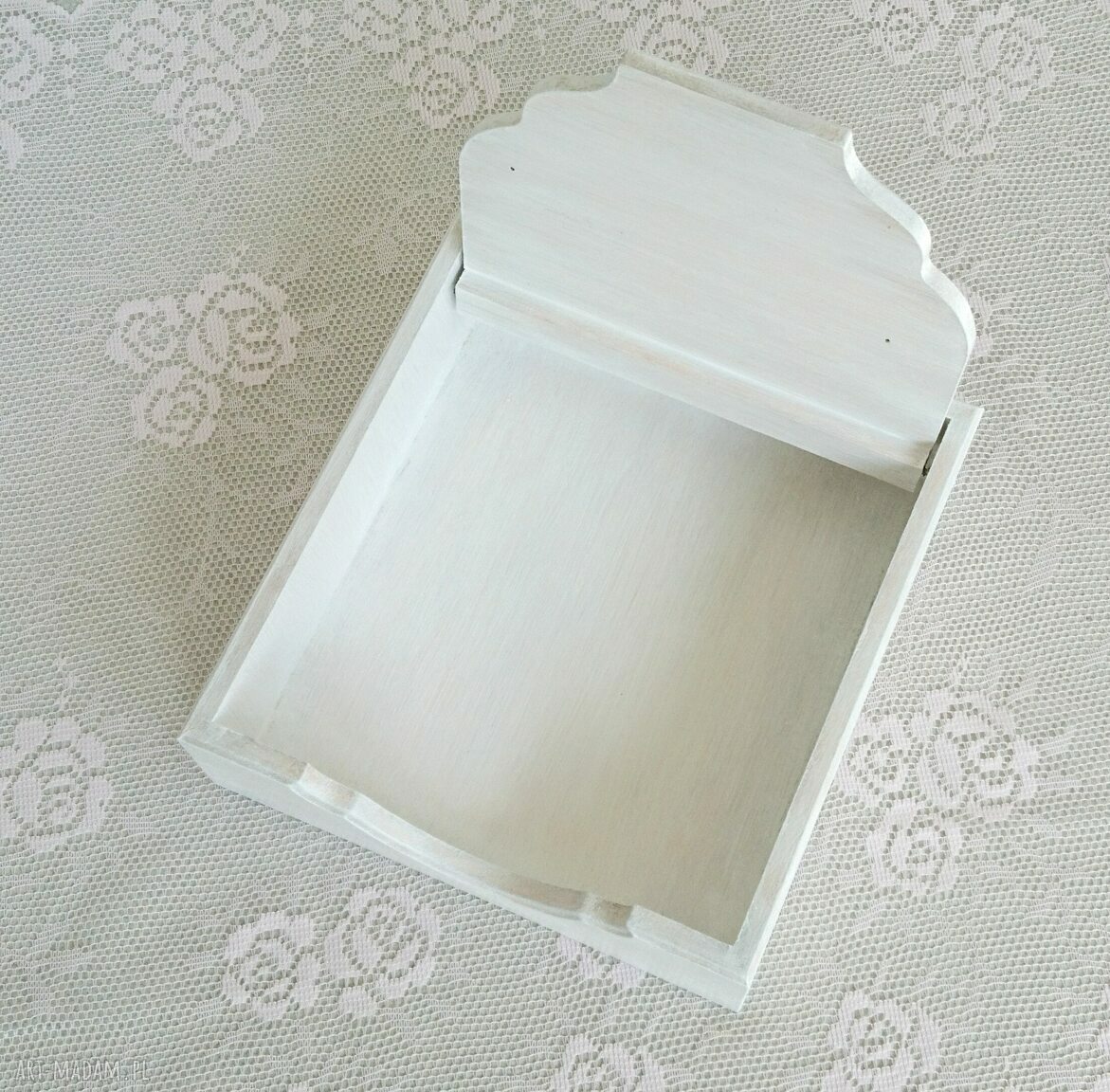 Serwetnik w stylu shabby chic - romantyczne pudełko na serwetki