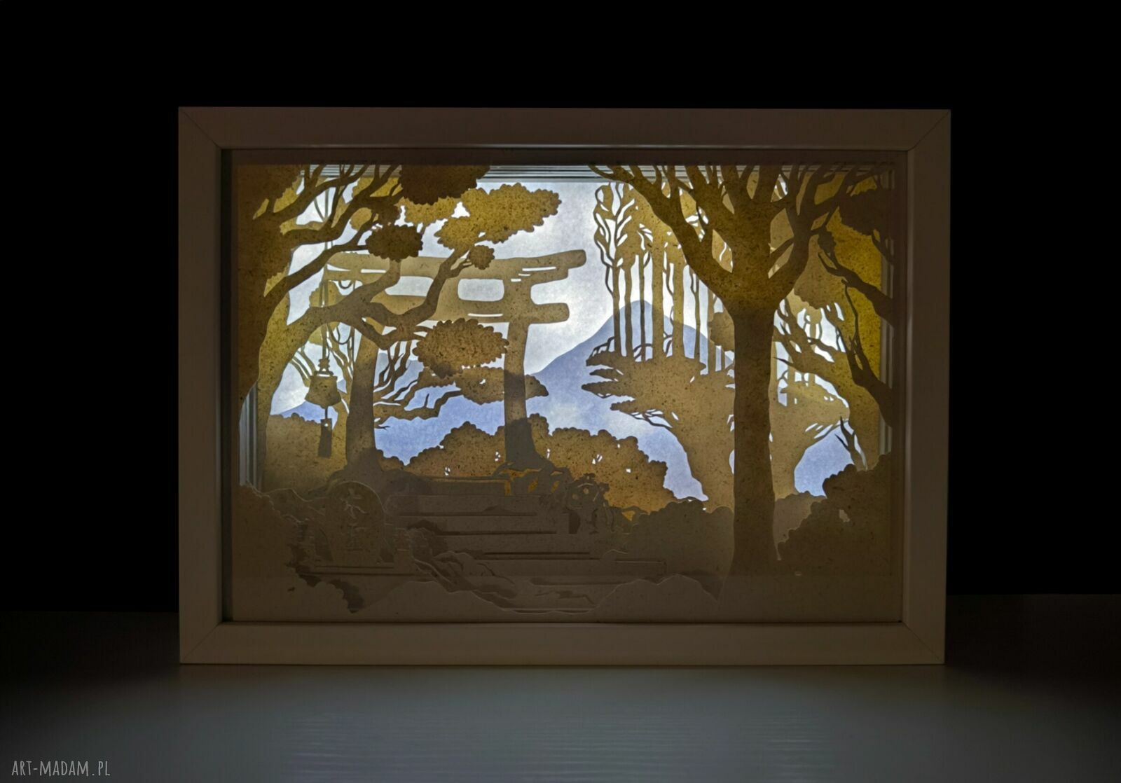 Shadowlamp "Japoński Las" - zrób shadowbox z LED i wycinaj swój własny las