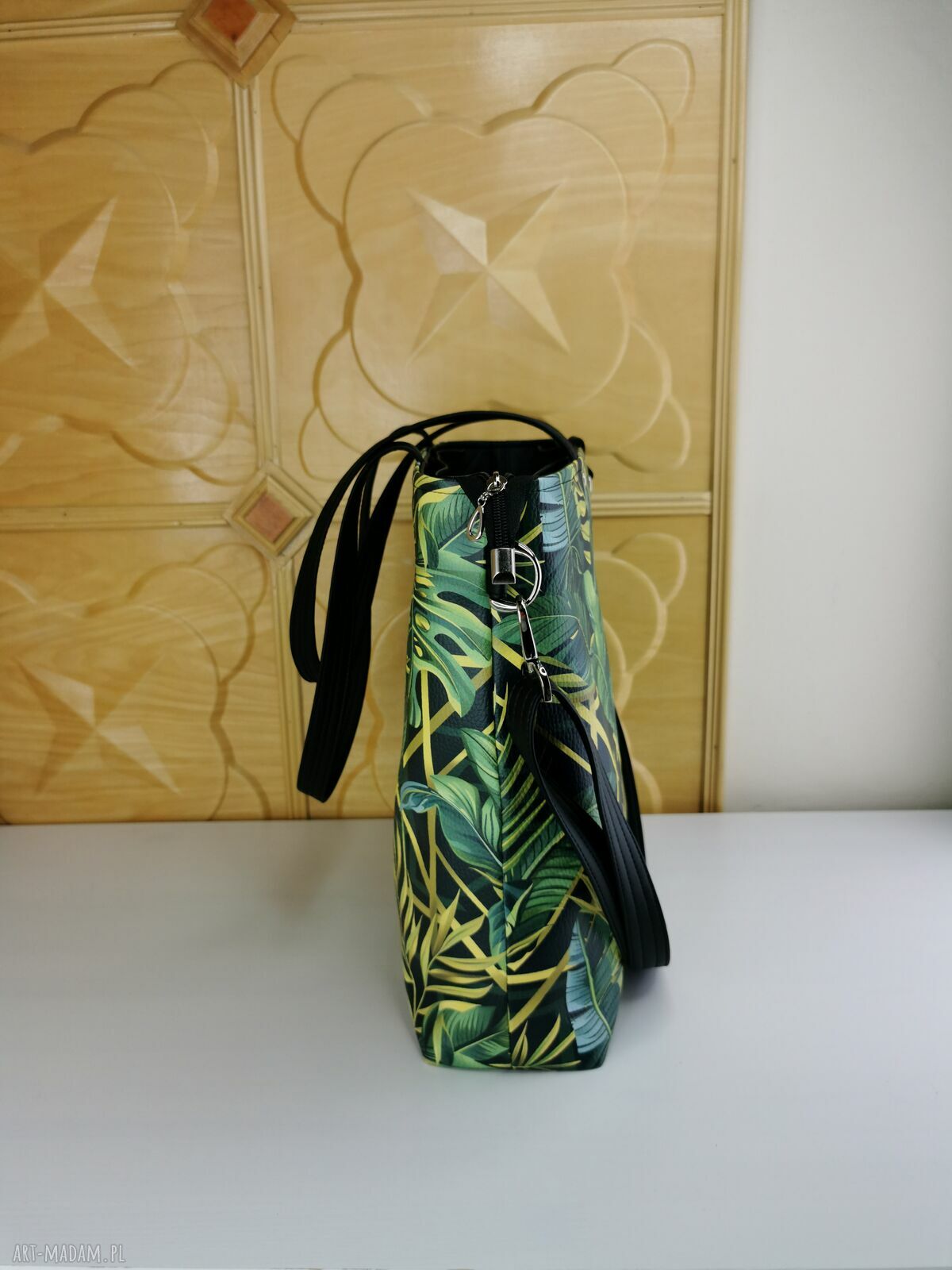Pojemna torebka shopper na ramię z kosmetyczką i dopinanym portfelikiem