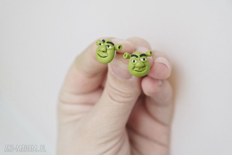 Shrek - maleńkie kolczyki wkręty, ręcznie robione z Fimo