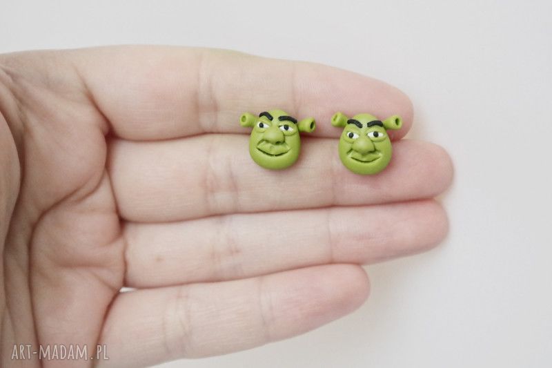 Shrek - maleńkie kolczyki wkręty, ręcznie robione z Fimo
