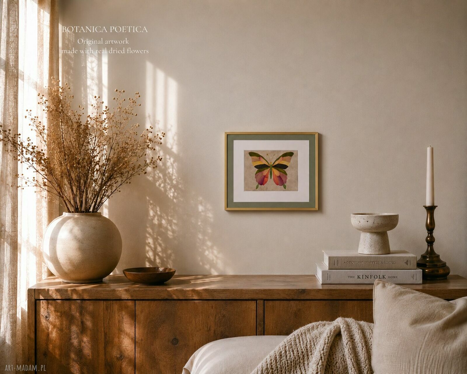 Silent Wings - unikatowy obraz motyla z suszonych kwiatów 30x21 cm