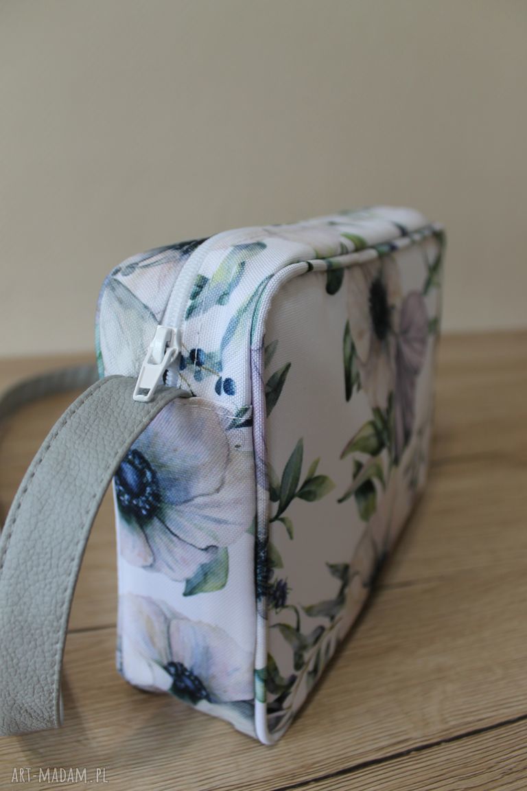 Single Bag motyl na kwiatach - torebka na ramię handmade