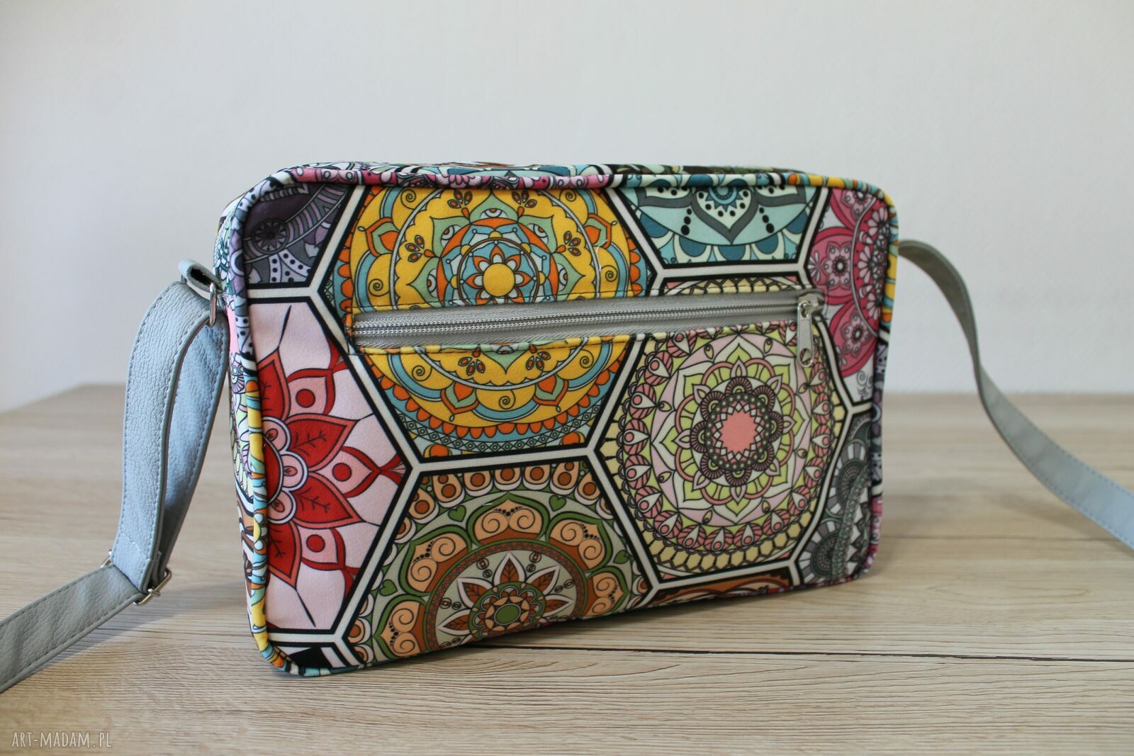 Single Bag - kolorowa torebka na ramię w heksagony