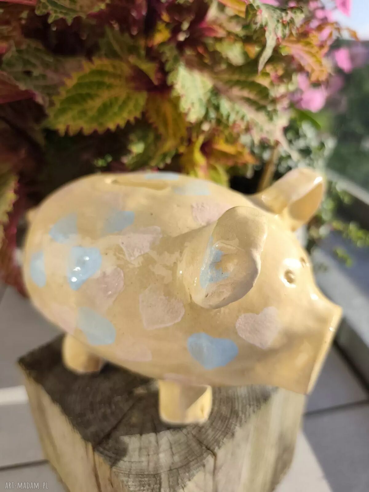 Ceramiczna skarbonka w kształcie świnki