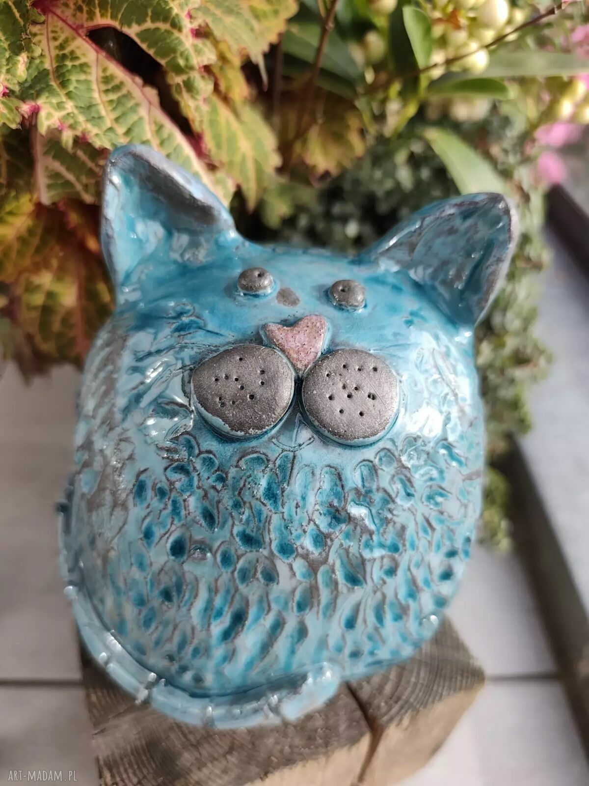 Ceramiczna skarbonka w kształcie kotka
