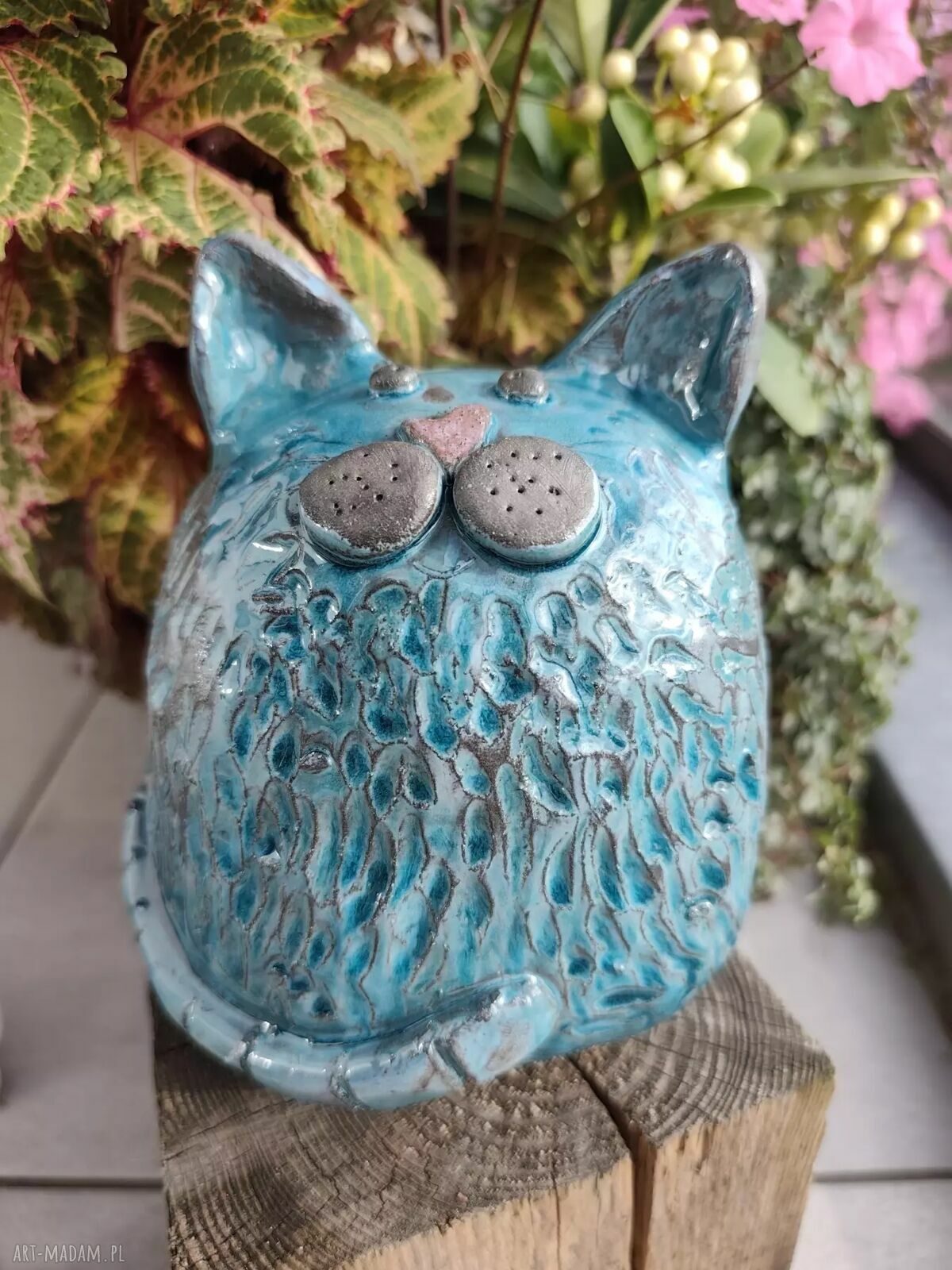 Ceramiczna skarbonka w kształcie kotka